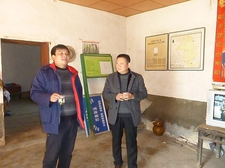 杨建国查看待建所站